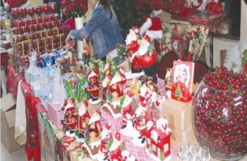 «الرحمة» بازار.. من رحم «اللجوء» إلى قلوب الفقراء