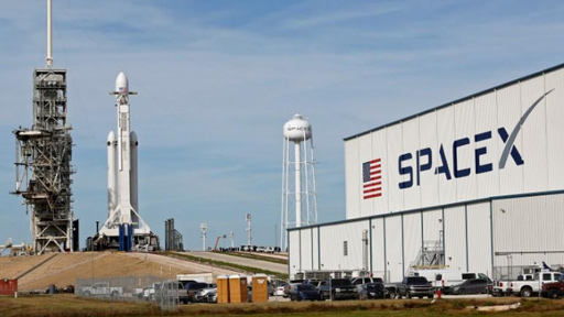 سبيس إكس تختبر بنجاح إطلاق فالكون هيفي.. أقوى صاروخ في العالم