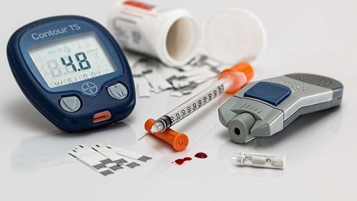 تحكم المراهقين في السكري من النوع الأول يتأثر بأقرانهم