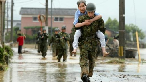 قتيلان و20 مفقودا في فيضانات تجتاح جنوب اليابان