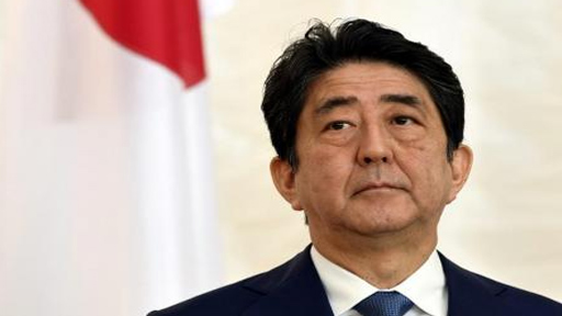 رئيس وزراء اليابان يعد بمساعدة ضحايا السيول وارتفاع عدد القتلى إلى 25