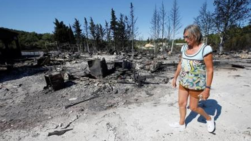 إجلاء عشرة آلاف شخص من الريفييرا الفرنسية بسبب حرائق الغابات