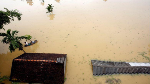 فيتنام تستعد للإعصار خانون بعد مقتل 72 شخصا بسبب الفيضانات