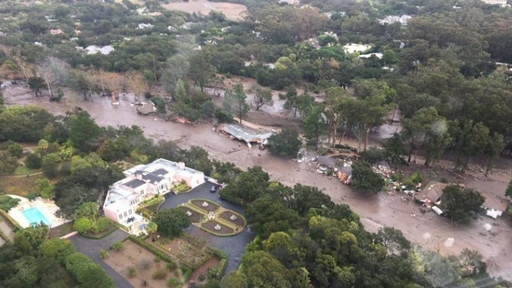 توقع زيادة عدد ضحايا السيول والتدفقات الطينية في كاليفورنيا