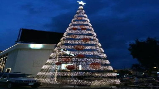 شجرة البترون الميلادية