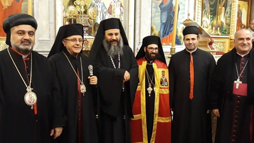 المطران درويش يهنّئ الأسقف الجديد تيودور الغندور