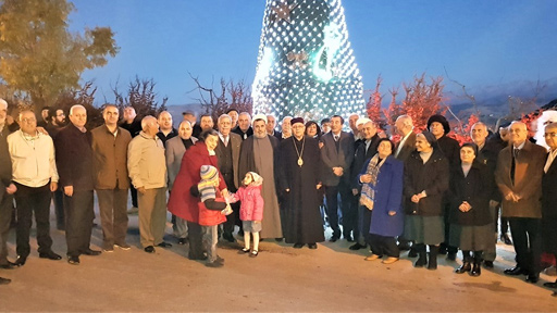 مشغرة تضيء شجرة الميلاد