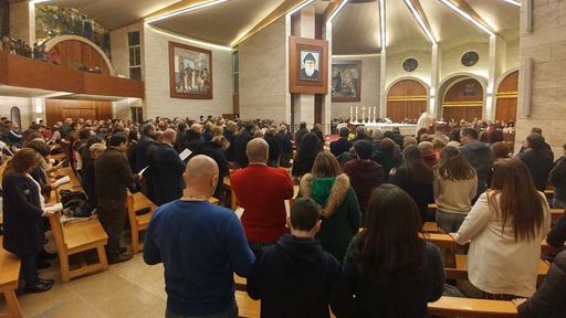 الأب جان جبّور يترأّس اللّيلة قدّاس "عيلة مار شربل"