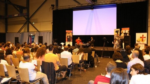 البطريرك أفرام الثّاني يجيب على أسئلة المشاركين في اللقاء العالمي للشباب السرياني 2016