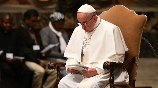 البابا يصلّي على نيّة السّلام في جنوب السّودان وجمهوريّة كونغو الدّيمقراطيّة