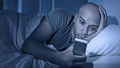 خطر "رهاب الانفصال عن الهاتف الذكي" يتفاقم عالميا