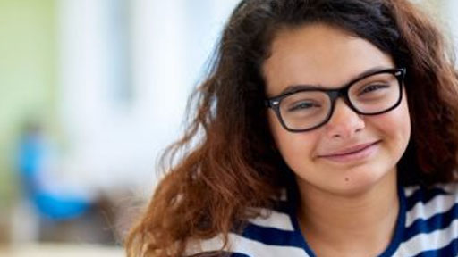 للآباء والأمّهات جدول تطوّر ابنك المراهق من 15 إلى 18 سنة