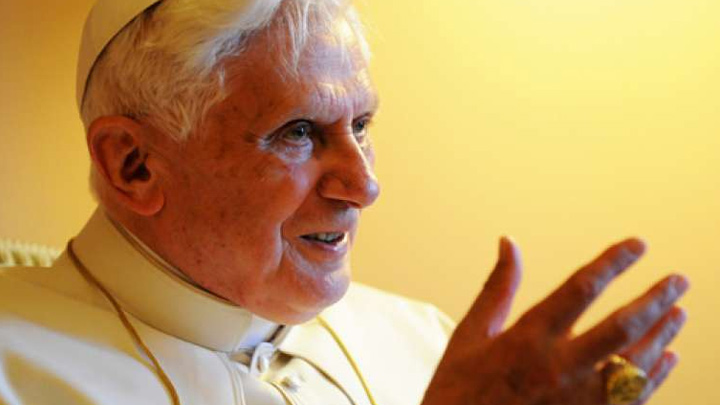 الفاتيكان يطمئن: حالة البابا الفخريّ الصّحّيّة ليست موضع قلق