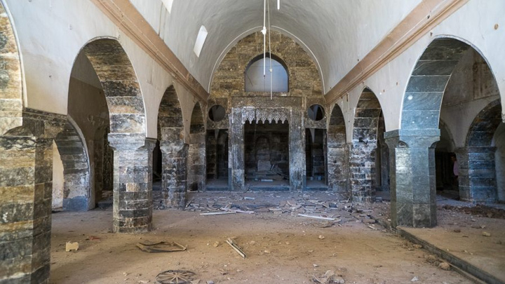 شباب مسلمون ساهموا في ترميم كنيسة في الموصل