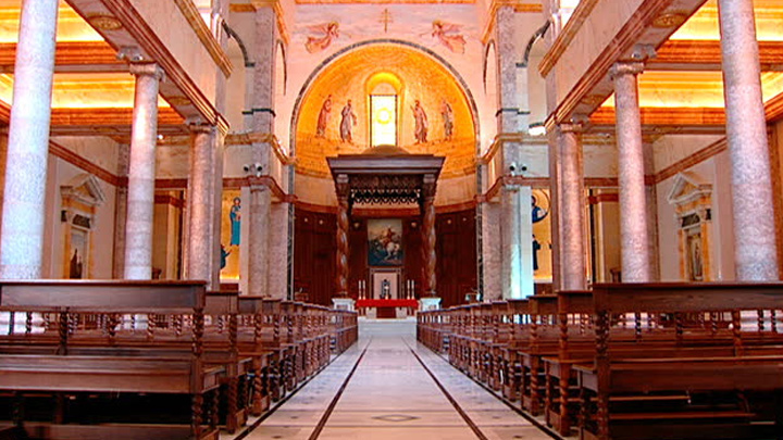 مار جرجس المارونيّة- بيروت تعبر إلى الفصح مع المطران عبد السّاتر