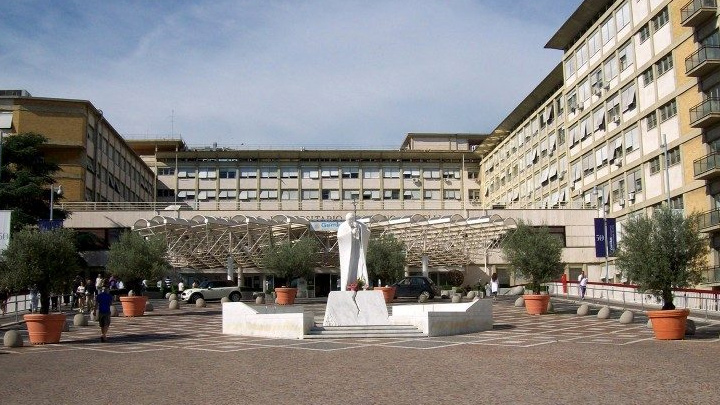 البابا فرنسيس يواصل التّعافي ويشكر الجميع على صلاتهم