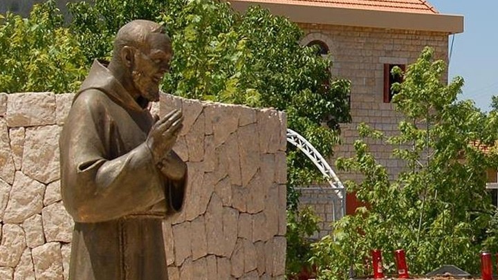 هكذا يحيي دير مار ضوميط- فيطرون غدًا عيد القدّيس بيو!