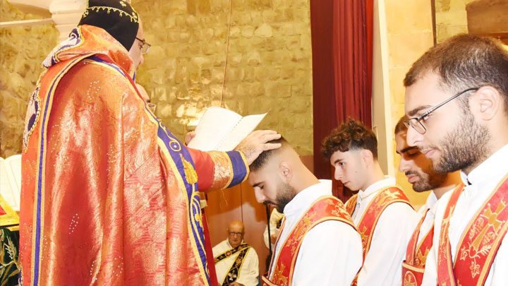 سفر رسم مجموعة من الشّمامسة في عيد الصّليب