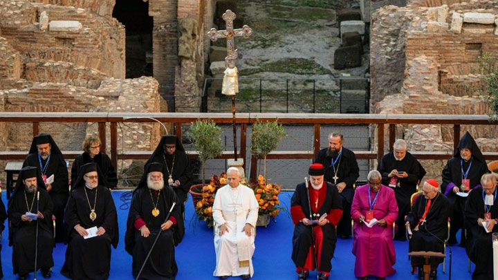 البابا يطلق نداءً مع قادة الأديان: لنتحلّ بالجرأة للسّلام!