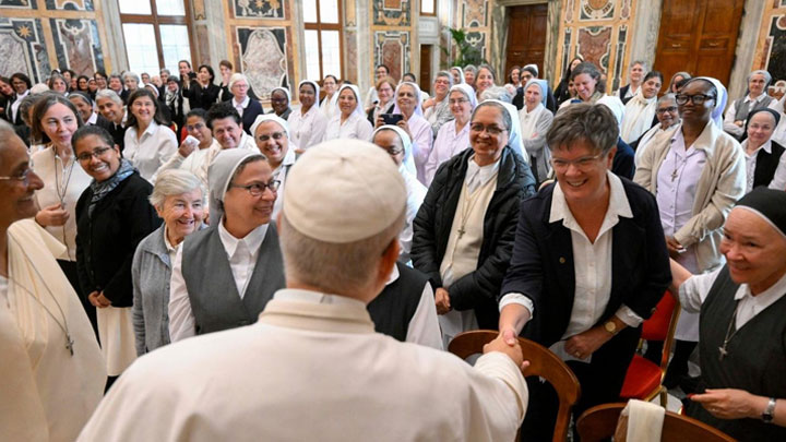 البابا للرّاهبات: لمواصلة بذل الذّات في المحبّة بشجاعة ومثابرة