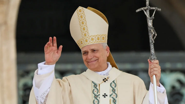 مستشفى الصّليب يرحّب بالبابا بنشيد خاصّ عنوانه "الأمل"