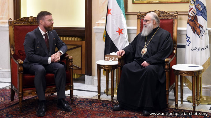 يوحنّا العاشر بحث قضايا السّاعة مع القائم بأعمال سفارة هنغاريا في سوريا
