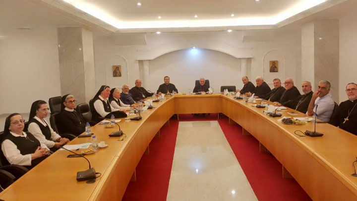 مطارنة الرّوم الملكيّين: نأمل أن تحمل زيارة البابا السّلام والاستقرار للبنان والمنطقة