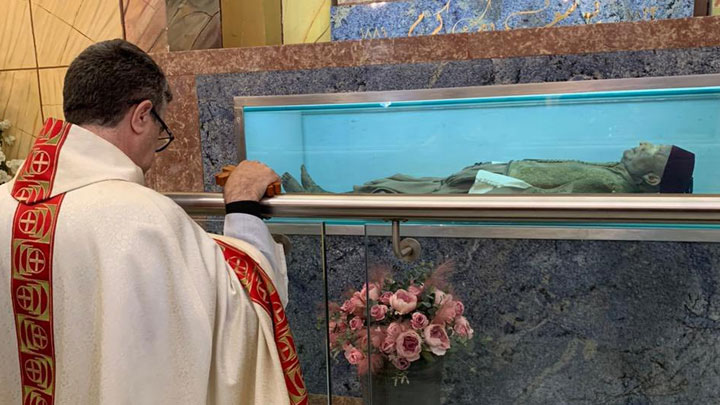 كنيسة مار جرجس- إهدن رفعت الشّكر لله على فتح دعوى تطويب خادم الله يوسف بك كرم