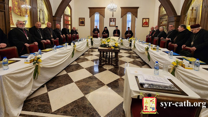 ماذا تخلّل الجلسة الافتتاحيّة لاجتماع رؤساء الكنائس الكاثوليكيّة في سوريا؟