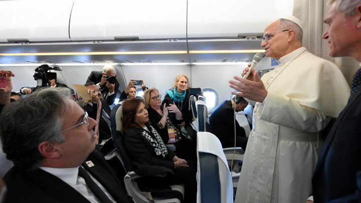 ماذا قال البابا للوفد الإعلاميّ الّذي رافقه على متن الطّائرة؟