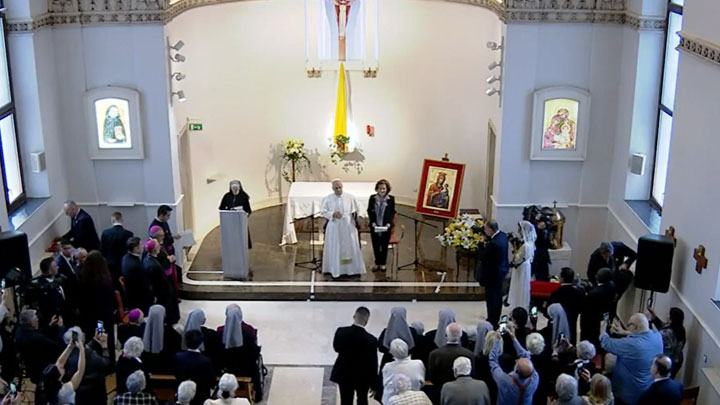 البابا يزور دار رعاية المسنّين في إسطنبول