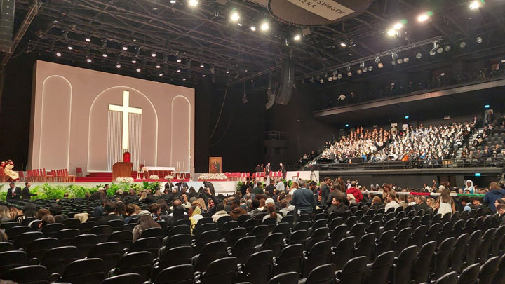 في ختام اليوم الثّالث... البابا يترأّس قدّاسًا إلهيًّا