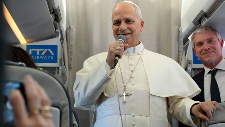 ماذا قال البابا للصّحفيّين في رحلتهم من تركيا إلى لبنان؟