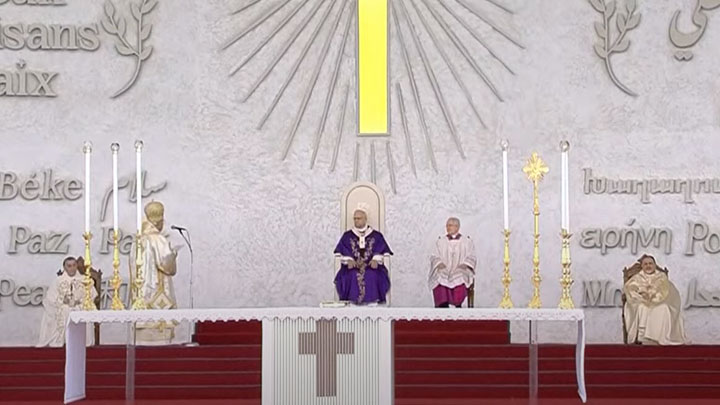 كلمة العبسيّ التّرحيبيّة بالبابا في قدّاس بيروت