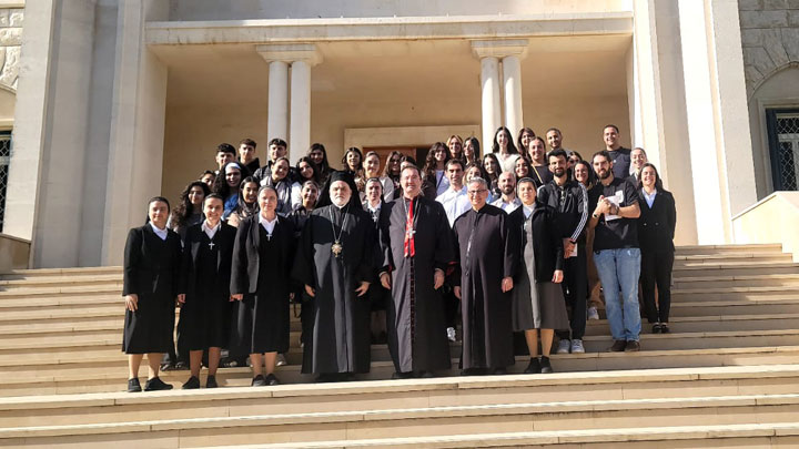 المطران طربيه يختتم زيارة روحيّة مع الشّبيبة الأستراليّة بقدّاس إلهيّ في عبرين