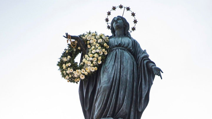 البابا على خطى أسلافه في عيد الحبل بلا دنس