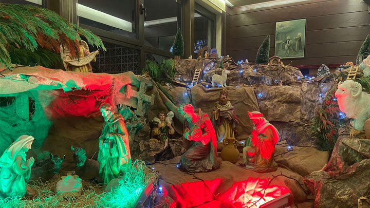 هكذا تحيي رعيّة مار منصور- النّقّاش والضّبيّة الأعياد الميلاديّة!