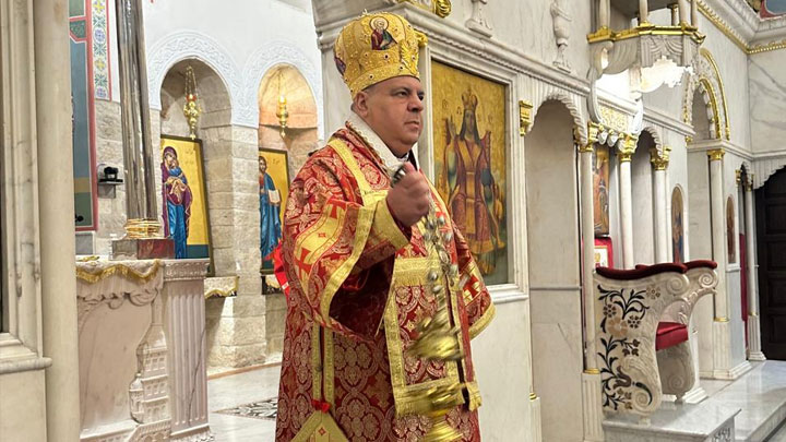 المطران ابراهيم: في الميلاد نحتفل بولادة النّور الأزليّ في قلب التّاريخ