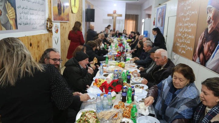 جمعيّة "رغيف رحمة" في رميش أقامت غداء للمسنّين