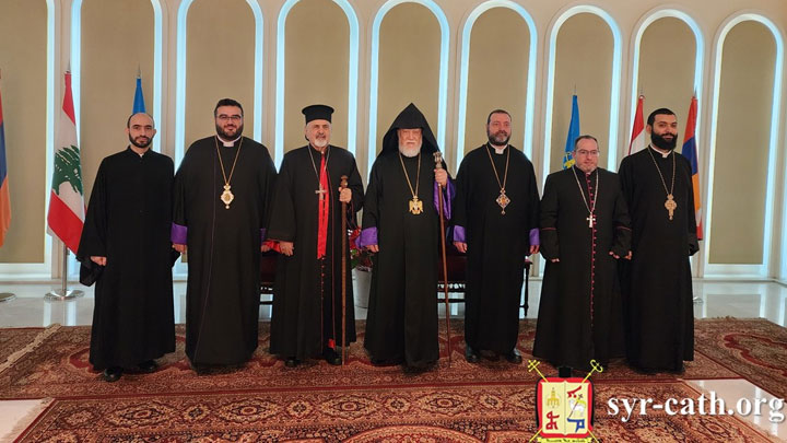 يونان يزور كاثوليكوس كيليكيا للأرمن الأرثوذكس آرام الأوّل كيشيشيان