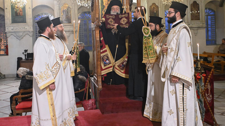 يوحنّا العاشر في عيد الظّهور الإلهيّ: ليضئ نور المسيح المعتمد في النّفوس سلامًا ومحبّة