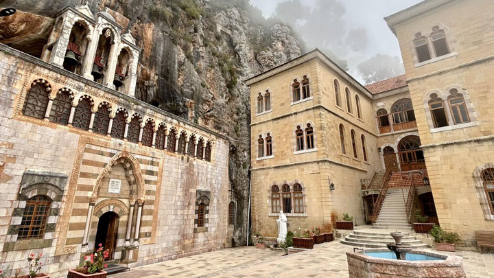 برنامج احتفالات دير  مار أنطونيوس- قزحيّا بعيد شفيعه