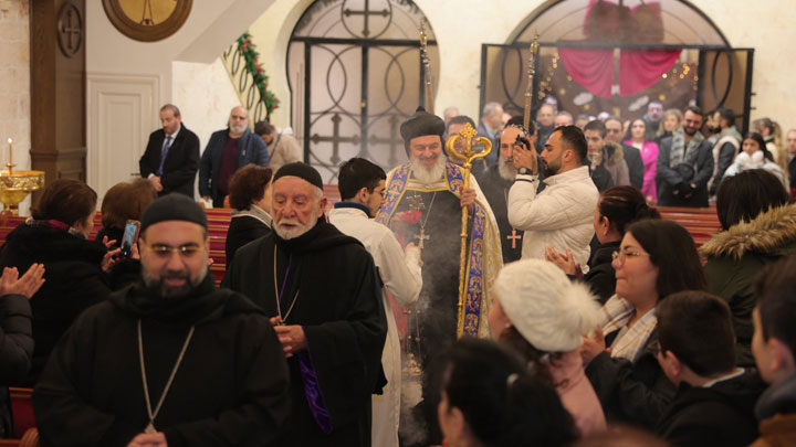 بعد الأحداث الأخيرة في حلب أفرام الثّاني يتفقّد أبناءها