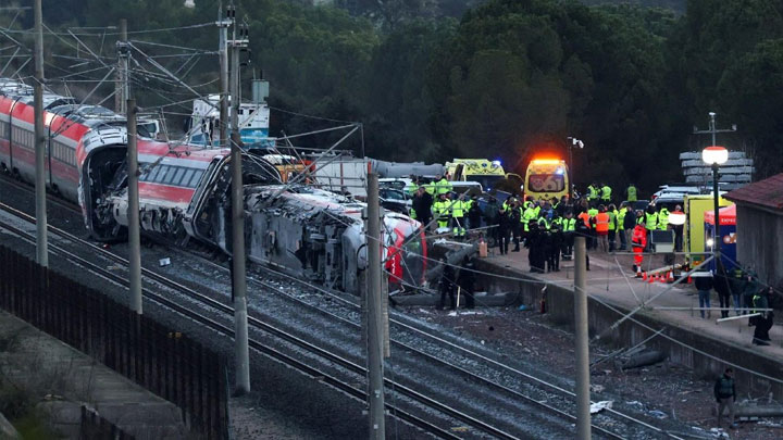 البابا يعزّي بضحايا حادث سكك الحديد في إسبانيا