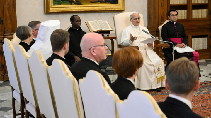 البابا لوفد مسكونيّ فلنديّ: لحمل نور الرّبّ إلى أحلك أركان عالمنا