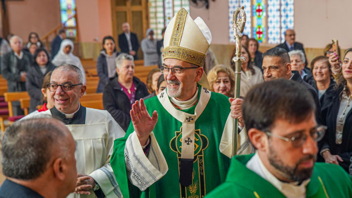 بيتسابالا افتتح زياراته الرّاعويّة للعام الجديد في رعيّة جبل الحسين- عمّان