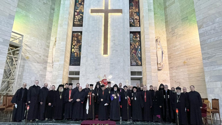 الأصوات المنادية بوحدة المسيحيّين ارتفعت من كاتدرائيّة الملاك روفائيل- بعبدا، والتّفاصيل؟