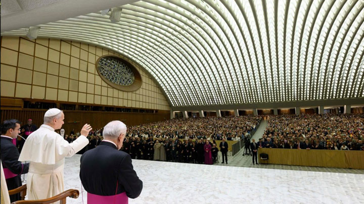 البابا: كلمة الله هي وديعة الكنيسة