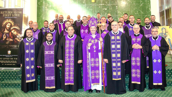 كهنة الأبرشيّة المارونيّة في أستراليا يعودون إلى "المحبّة الأولى"