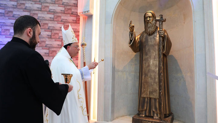 مدرسة قدموس افتتحت مزارًا لمار مارون في عيده